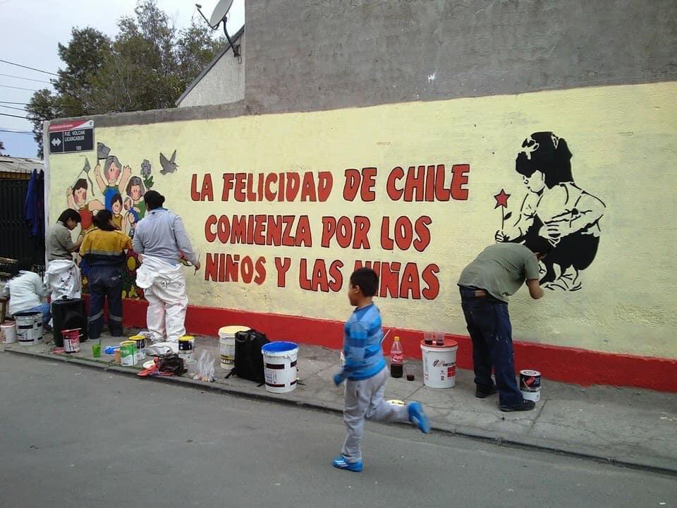 Foto: Lulo Arias, tomada a Mural en Población René Schneider, San Joaquín